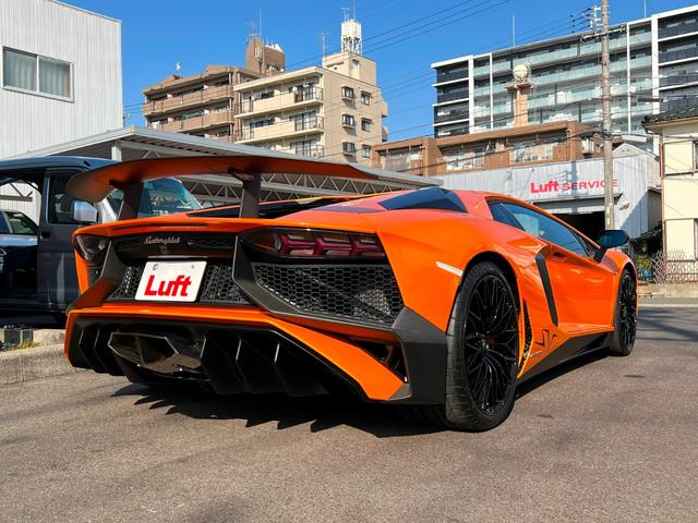 アヴェンタドール 　ＬＰ７５０－４　ＳＶ　Ｓｕｐｅｒｖｅｌｏｃｅ　スーパーヴェローチェ　アランチョアトラス　クリアエンジンカバー　カーボンエンジンエリア　Ｄｉａｎｔｕｓ鍛造２０／２１インチ　オレンジキャリパー（2枚目）