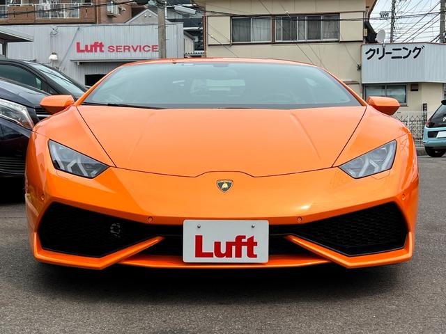 ウラカン ＬＰ６１０－４　カーボンエンジンベイ　フロントリフティングシステム　アランチョボレアリス　パーキングセンサー　リアビューカメラ　シートヒーター　ブランディングパッケージ　ブラック２０インチアルミ（3枚目）