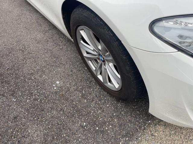 5シリーズ 523i 純正HDDナビ地デジTV ベージュレザーシート シートヒーター コーナーセンサー プッシュスタート キセノンヘッドライト(2枚目)