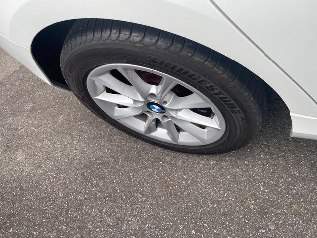 １シリーズ １１６ｉ　スタイル　１オーナー　純正ＨＤＤナビ　ハーフレザーシート　シートヒーター　キセノンヘッドライト　純正アルミホイール（3枚目）