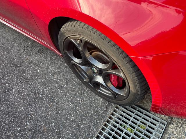 ジュリエッタ スポルティーバ　純正１８インチアルミホイール　ブラックレザーシート　ＥＴＣ　パイオニアディスプレイオーディオ　キセノンヘッドライト（2枚目）