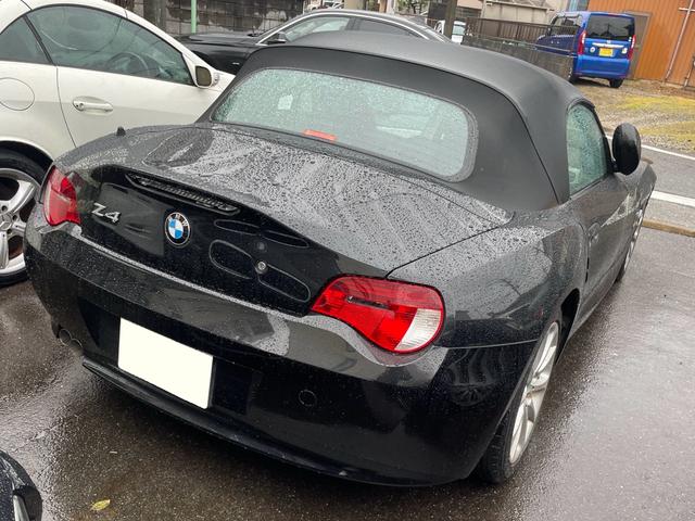 Ｚ４ ロードスター２．５ｉ　カロッツェリアＨＤＤナビ　レッドレザーシート　ＥＴＣ　純正アルミホイール（4枚目）