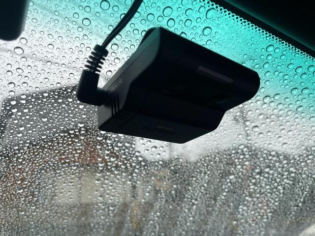 Ｚ４ ロードスター３．０ｓｉ　ハードトップ　ＲＥＭＵＳマフラー　Ｄｏｔｔｙ赤黒シートカバー　バックモニター　純正アルミホイール　ＥＴＣ　キセノンヘッドライト（9枚目）