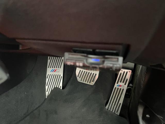 Ｚ４ ロードスター３．０ｓｉ　ハードトップ　ＲＥＭＵＳマフラー　Ｄｏｔｔｙ赤黒シートカバー　バックモニター　純正アルミホイール　ＥＴＣ　キセノンヘッドライト（10枚目）