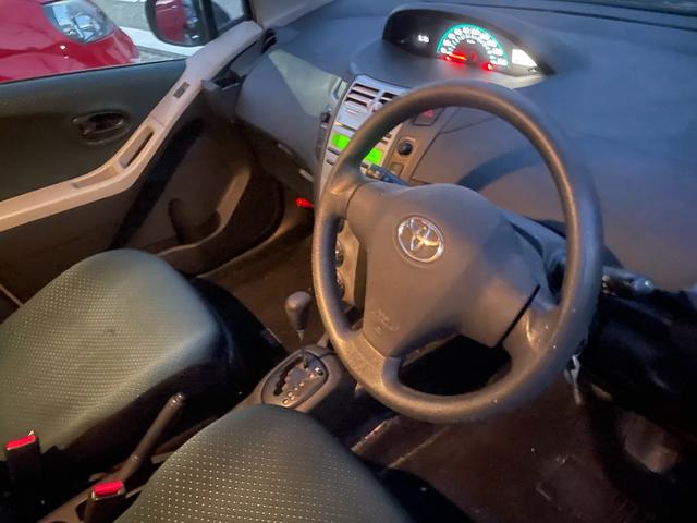 ヴィッツ Ｆ（6枚目）