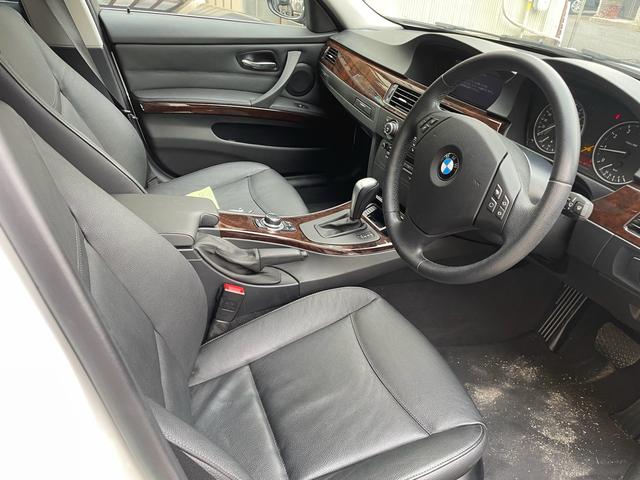 ３シリーズ ３２０ｉ　純正ＨＤＤナビ　ブラックレザーシート　シートヒーター　バックカメラ　ウッドパネル　ミラービルトインＥＴＣ（6枚目）