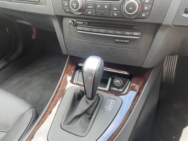 ３シリーズ ３２０ｉ　純正ＨＤＤナビ　ブラックレザーシート　シートヒーター　バックカメラ　ウッドパネル　ミラービルトインＥＴＣ（10枚目）