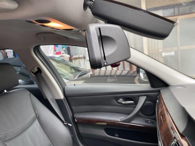 ３シリーズ ３２０ｉ　純正ＨＤＤナビ　ブラックレザーシート　シートヒーター　バックカメラ　ウッドパネル　ミラービルトインＥＴＣ（11枚目）