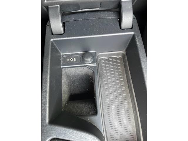 ３シリーズ ３２０ｉ　純正ＨＤＤナビ　ブラックレザーシート　シートヒーター　バックカメラ　ウッドパネル　ミラービルトインＥＴＣ（12枚目）