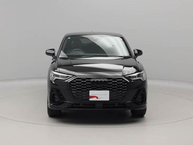 Ｑ３スポーツバック ３５ＴＦＳＩ　Ｓライン　元当デモカー　グレー革スポーツシート（前席電動・ヒーター付き）１９インチアルミ　ＬＥＤヘッドライト　電動リヤゲート　全周囲カメラ　プライバシーガラス　レーダークルコン　スマホインターフェース　純正ナビ（2枚目）