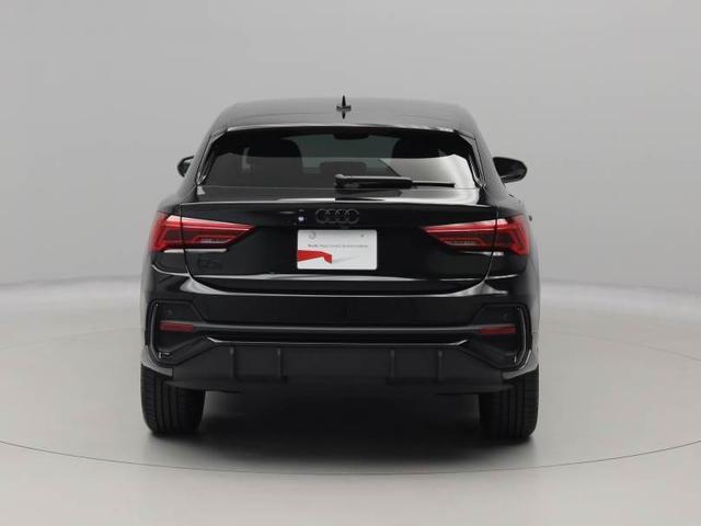 Ｑ３スポーツバック ３５ＴＦＳＩ　Ｓライン　元当デモカー　グレー革スポーツシート（前席電動・ヒーター付き）１９インチアルミ　ＬＥＤヘッドライト　電動リヤゲート　全周囲カメラ　プライバシーガラス　レーダークルコン　スマホインターフェース　純正ナビ（5枚目）