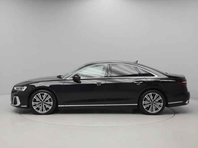 A8 60TFSI eクワトロ 元デモカー コンフォートPKG パノラマサンルーフ 20インチアルミ 黒本革シート(ベンチレーション・マッサージ機能) 全周囲カメラ B&O3Dサウンド 四輪操舵 デジタルマトリクスLEDヘッドライト(3枚目)