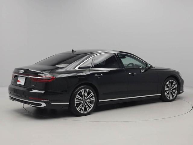 A8 60TFSI eクワトロ 元デモカー コンフォートPKG パノラマサンルーフ 20インチアルミ 黒本革シート(ベンチレーション・マッサージ機能) 全周囲カメラ B&O3Dサウンド 四輪操舵 デジタルマトリクスLEDヘッドライト(4枚目)