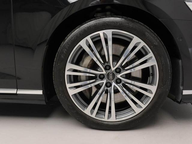 A8 60TFSI eクワトロ 元デモカー コンフォートPKG パノラマサンルーフ 20インチアルミ 黒本革シート(ベンチレーション・マッサージ機能) 全周囲カメラ B&O3Dサウンド 四輪操舵 デジタルマトリクスLEDヘッドライト(8枚目)