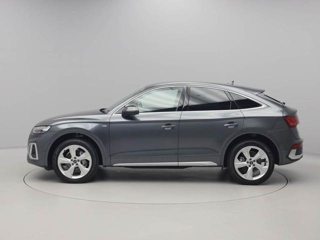 Ｑ５スポーツバック ４０ＴＤＩクワトロ　Ｓライン　２０インチアルミ　黒ハーフ革スポーツシート（前席電動・ヒーター付き）　全周囲カメラ　電動リヤゲート　レーダークルコン　前後軽減ブレーキ　マトリクスＬＥＤライト　前後コーナーセンサー　レーンキープ　ナビ（3枚目）