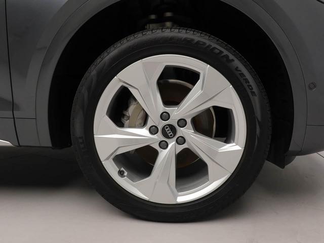 Ｑ５スポーツバック ４０ＴＤＩクワトロ　Ｓライン　２０インチアルミ　黒ハーフ革スポーツシート（前席電動・ヒーター付き）　全周囲カメラ　電動リヤゲート　レーダークルコン　前後軽減ブレーキ　マトリクスＬＥＤライト　前後コーナーセンサー　レーンキープ　ナビ（6枚目）