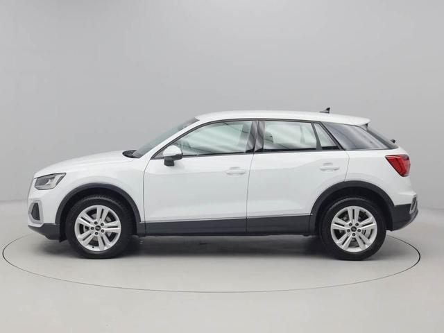 濃淡のコントラストが美しく映えるプレスライン