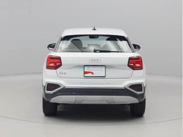 バックカメラ・前後コーナーセンサーで駐車も安心です。電動リヤゲートも装備