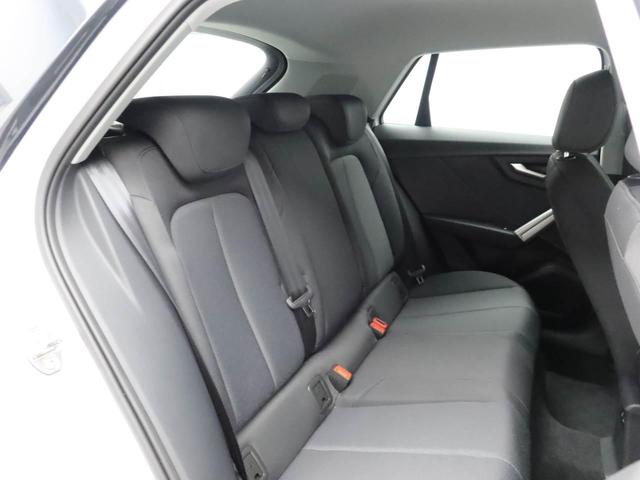 長時間の乗車でも疲れにくい後席空間。大人が問題無く乗車できるサイズ感