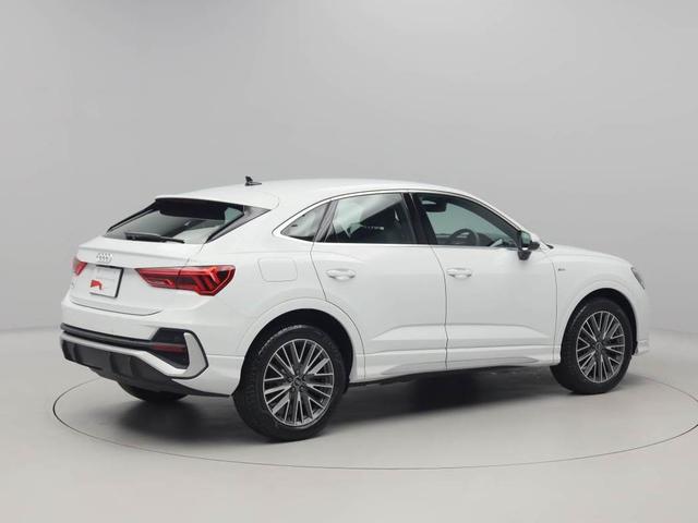 Ｑ３スポーツバック ３５ＴＦＳＩ　Ｓライン　元当社デモカー　黒革スポーツシート（前席電動・ヒーター付き）　１９インチアルミ　ＬＥＤヘッドライト　電動リヤゲート　全周囲カメラ　レーダークルコン　バーチャルコクピット　ナビ　スマホインターフェース（4枚目）