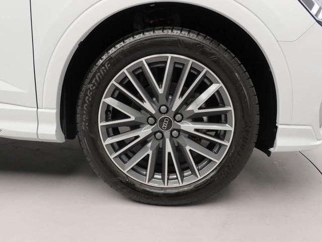 Ｑ３スポーツバック ３５ＴＦＳＩ　Ｓライン　元当社デモカー　黒革スポーツシート（前席電動・ヒーター付き）　１９インチアルミ　ＬＥＤヘッドライト　電動リヤゲート　全周囲カメラ　レーダークルコン　バーチャルコクピット　ナビ　スマホインターフェース（6枚目）