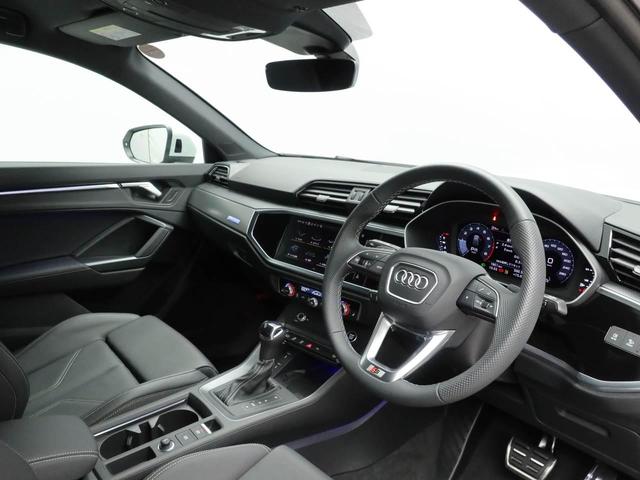 Ｑ３スポーツバック ３５ＴＦＳＩ　Ｓライン　元当社デモカー　黒革スポーツシート（前席電動・ヒーター付き）　１９インチアルミ　ＬＥＤヘッドライト　電動リヤゲート　全周囲カメラ　レーダークルコン　バーチャルコクピット　ナビ　スマホインターフェース（7枚目）
