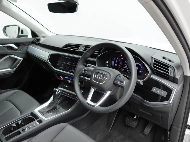 �X�e�A�����O�ɕt���Ă���}���`�t�@���N�V�����X�C�b�`�ŃI�[�f�B�I�@��Ȃǂ̑��삪�ł��܂�