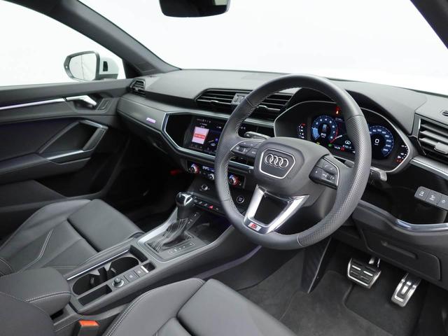 �X�e�A�����O�ɕt���Ă���}���`�t�@���N�V�����X�C�b�`�ŃI�[�f�B�I�@��Ȃǂ̑��삪�ł��܂�