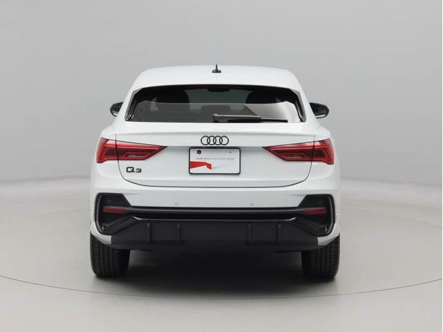 Q3スポーツバック 35TFSI Sライン ブラックスタイリング 黒革シート(前席電動・ヒーター付) 19インチアルミ LEDヘッドライト 電動リヤゲート 全周囲カメラ レーダークルコン 前後軽減ブレーキ サイドアシスト スマホインターフェース(5枚目)