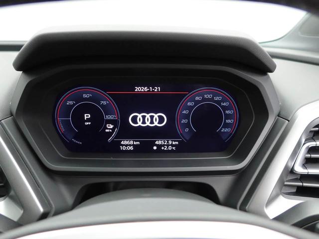 ���[�^�[�p�l�����ɗl�X�ȏ����f���o���܂�