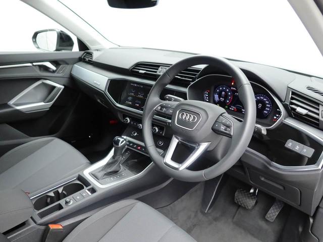 �X�e�A�����O�ɕt���Ă���}���`�t�@���N�V�����X�C�b�`�ŃI�[�f�B�I�@��Ȃǂ̑��삪�ł��܂�