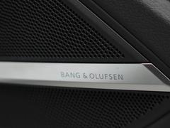 Ｂａｎｇ　＆　Ｏｌｕｆｓｅｎ　３Ｄサウンドシステム（１７スピーカー）でお好みのミュージックを流しながらＡ８の素敵なドライビングタイムをお過ごし下さい 7