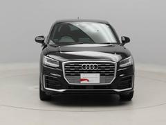 ＡｕｄｉのコンパクトＳＵＶ。日常使いにぴったりのサイズ感。立体駐車場に入る全高も魅力です 2