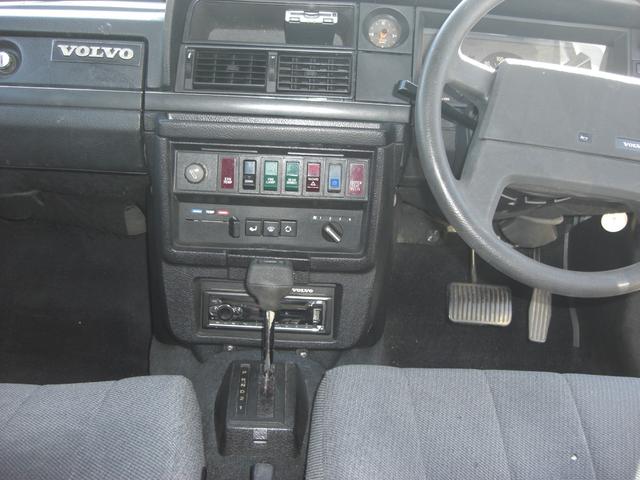 ２４０ワゴン ２４０ＧＬエステート　純正ボーンホワイト（12枚目）