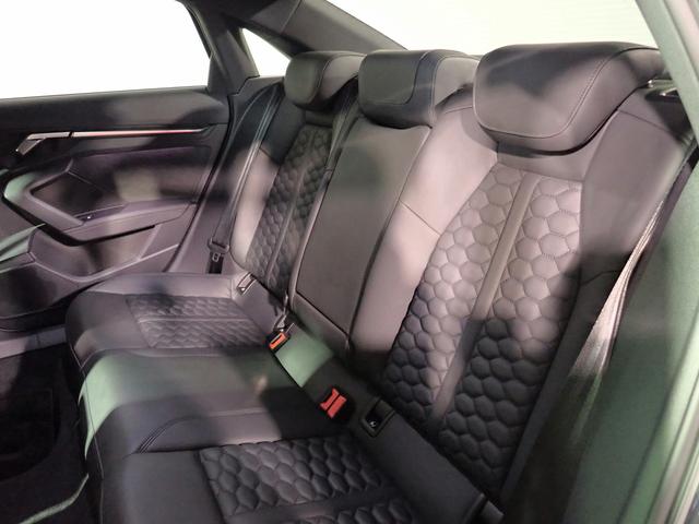 RS3 ベースグレード 認定中古車・ファインナッパレザー ハニカムステッチング・ダンピングコントロールサスペンション・スポーツエキゾーストシステム・Audirings&ブラックスタイリングパッケージ(15枚目)