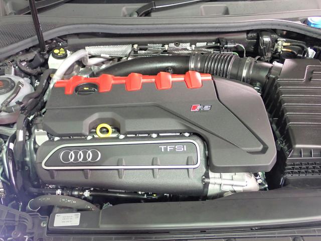 RS3 ベースグレード 認定中古車・ファインナッパレザー ハニカムステッチング・ダンピングコントロールサスペンション・スポーツエキゾーストシステム・Audirings&ブラックスタイリングパッケージ(18枚目)