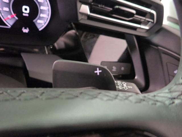 Ａ３ スポーツバック３０ＴＦＳＩアドバンスド　認定中古車・元当社デモカー・コンビニエンス＆アシスタンスパッケージライト・ナビゲーションパッケージ・ラグジュアリーパッケージ・パワーシート・シートヒーター・純正アルミホイール（14枚目）