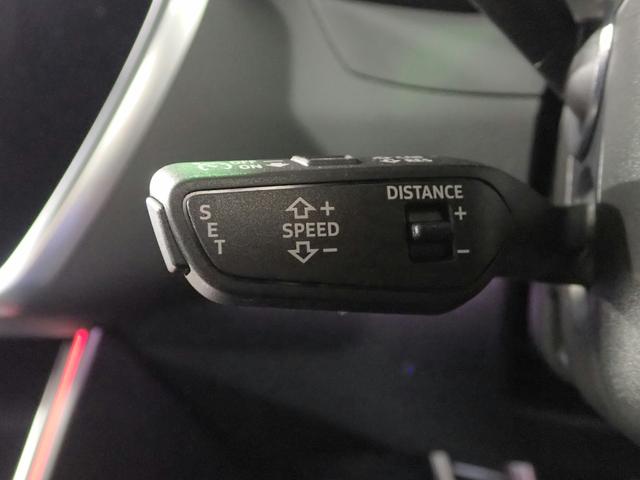 ＲＳ６アバント パフォーマンス ベースグレード　認定中古車・ワンオーナー・ＲＳスポーツエキゾーストシステム・デコラティブパネル　カーボン　ツイル・ブラックスタイリングパッケージ・カラードブレーキキャリパー　レッド・ＲＳ専用シート・シートヒーター（16枚目）