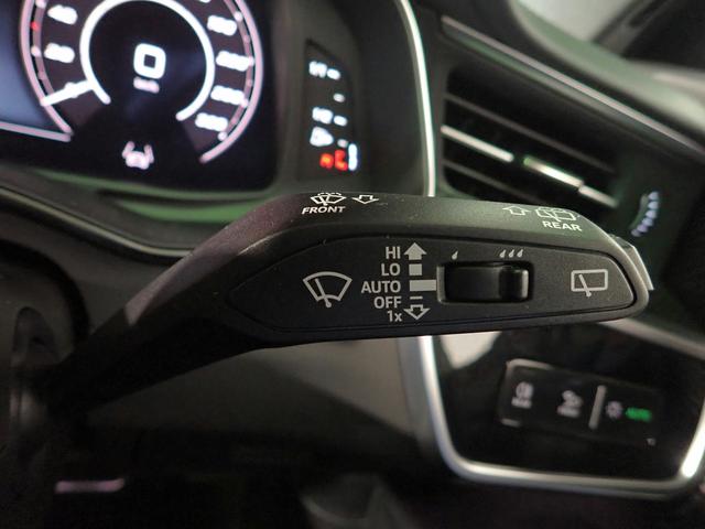 ＲＳ６アバント パフォーマンス ベースグレード　認定中古車・ワンオーナー・ＲＳスポーツエキゾーストシステム・デコラティブパネル　カーボン　ツイル・ブラックスタイリングパッケージ・カラードブレーキキャリパー　レッド・ＲＳ専用シート・シートヒーター（22枚目）