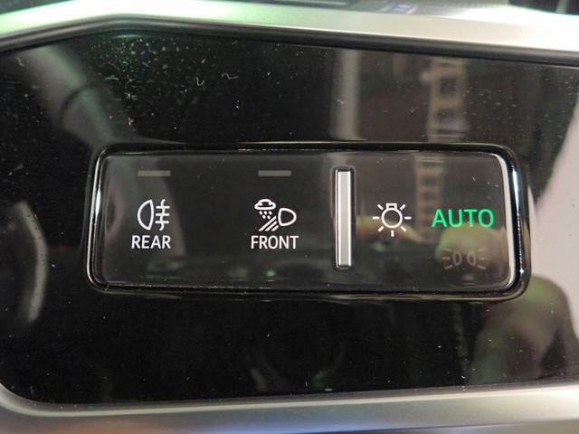 ＲＳ６アバント パフォーマンス ベースグレード　認定中古車・ワンオーナー・ＲＳスポーツエキゾーストシステム・デコラティブパネル　カーボン　ツイル・ブラックスタイリングパッケージ・カラードブレーキキャリパー　レッド・ＲＳ専用シート・シートヒーター（24枚目）