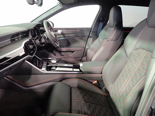 ＲＳ６アバント パフォーマンス ベースグレード　認定中古車・ワンオーナー・ＲＳスポーツエキゾーストシステム・デコラティブパネル　カーボン　ツイル・ブラックスタイリングパッケージ・カラードブレーキキャリパー　レッド・ＲＳ専用シート・シートヒーター（26枚目）