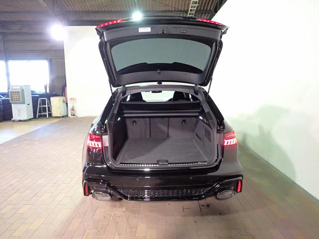 ＲＳ６アバント パフォーマンス ベースグレード　認定中古車・ワンオーナー・ＲＳスポーツエキゾーストシステム・デコラティブパネル　カーボン　ツイル・ブラックスタイリングパッケージ・カラードブレーキキャリパー　レッド・ＲＳ専用シート・シートヒーター（29枚目）