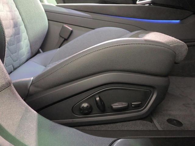 ＲＳ ｅ－トロンＧＴ ベースグレード　認定中古車・テクノロジーパッケージ・レザーフリーパッケージ・２１インチホイール・レッドキャリパー・パワーシート・パワーテールゲート・マトリクスヘッドライト・サラウンドビュー・ガラスルーフ・シートヒータ（12枚目）