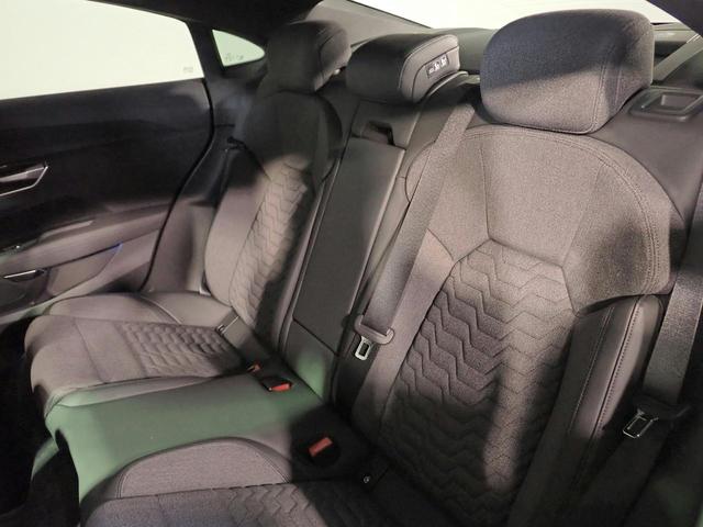 ＲＳ ｅ－トロンＧＴ ベースグレード　認定中古車・テクノロジーパッケージ・レザーフリーパッケージ・２１インチホイール・レッドキャリパー・パワーシート・パワーテールゲート・マトリクスヘッドライト・サラウンドビュー・ガラスルーフ・シートヒータ（23枚目）