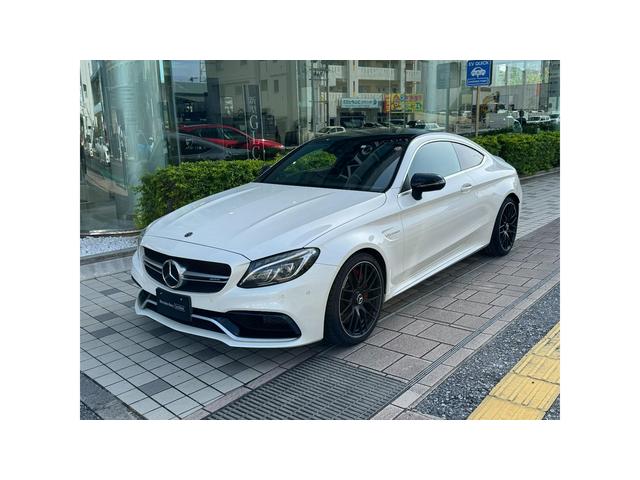 沖縄県の中古車ならＣクラス Ｃ６３　Ｓ　クーペ　ＡＭＧライン　Ｂｌｕｅｔｏｏｔｈ接続　ＥＴＣ　ＬＥＤヘッドライト　ＴＶ　アイドリングストップ　クルーズコントロール　サイドカメラ　サンルーフ・ガラスルーフ　シートヒーター　トランクスルー　ナビ