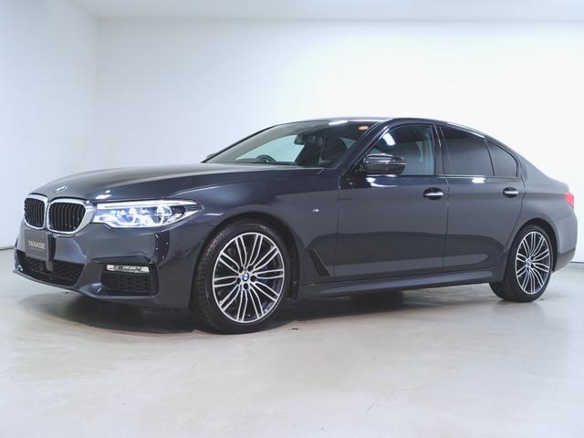 ５シリーズ(BMW) ５３０ｉ　Ｍスポーツ　シートヒーター　パワーシート　トランクスルー　フロアマット　ナビ　ＣＤ　音楽プレーヤー接続　Ｂｌｕｅｔｏｏｔｈ接続　ＴＶ　ＤＶＤ再生　ＥＴＣ　ＬＥＤヘッドライト　電動リアゲート　全周囲カメラ 中古車画像