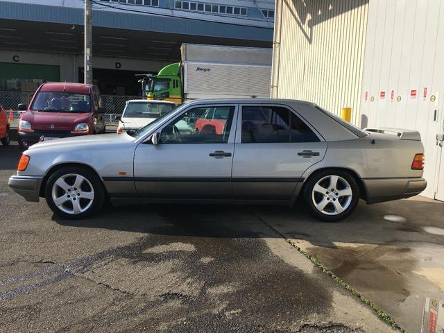 ２３０Ｅ　左ハンドル　新品車高調　ＡＴ車(8枚目)