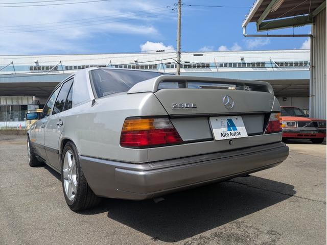 ２３０Ｅ　左ハンドル　新品車高調　ＡＴ車(11枚目)