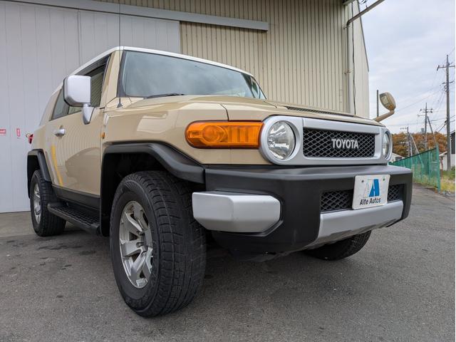 ＦＪクルーザー ベースグレード　ナビ　ＥＴＣ　バックカメラ　夏・冬タイヤホイール付き　ＡＴ車（9枚目）