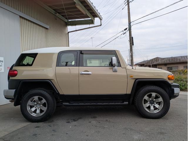 ＦＪクルーザー ベースグレード　ナビ　ＥＴＣ　バックカメラ　夏・冬タイヤホイール付き　ＡＴ車（11枚目）